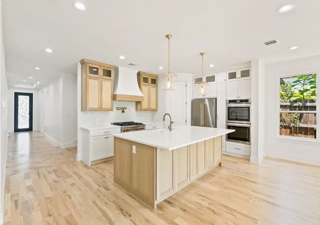Photo 3 of Single family home for sale at 1334 E Kiest Blvd, Dallas, TX 75216 | MLS# 21353311 | Listing updated on 2026-08-07