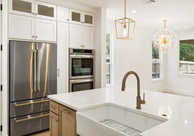 Photo 4 of Single family home for sale at 1334 E Kiest Blvd, Dallas, TX 75216 | MLS# 21353311 | Listing updated on 2026-08-07