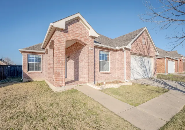 Photo 1 of Single family home for sale at 1913 Grand Fir Dr, Little Elm, TX 75068 | MLS# 21353315 | Listing updated on 2026-10-05