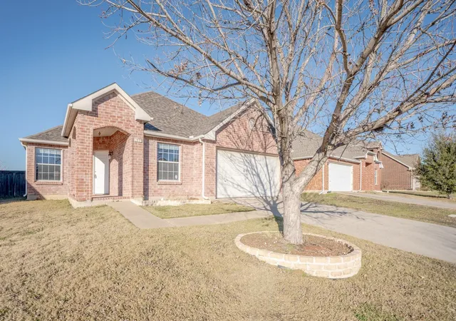 Photo 2 of Single family home for sale at 1913 Grand Fir Dr, Little Elm, TX 75068 | MLS# 21353315 | Listing updated on 2026-10-05