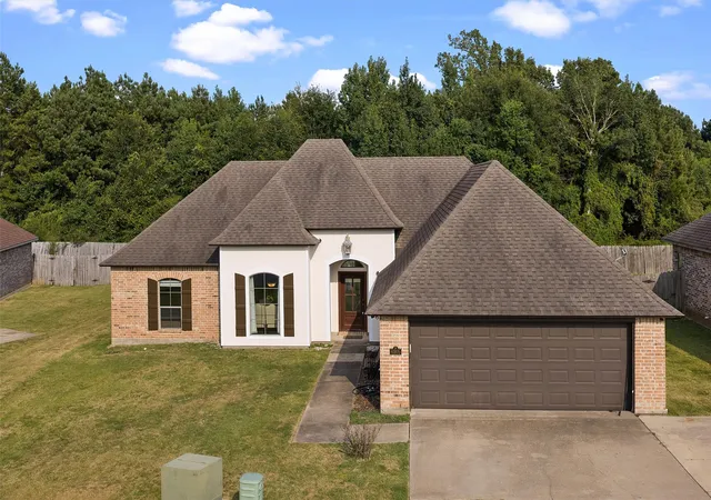Photo 2 of Single family home for sale at 6905 Brighton Oak Cir, Keithville, LA 71047 | MLS# 21353333 | Listing updated on 2026-08-16