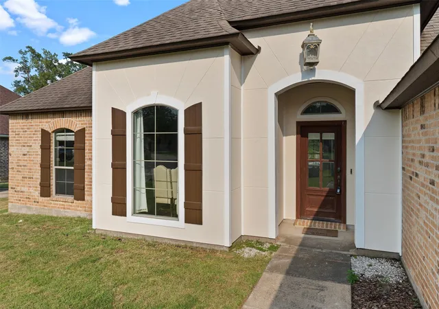 Photo 3 of Single family home for sale at 6905 Brighton Oak Cir, Keithville, LA 71047 | MLS# 21353333 | Listing updated on 2026-08-16