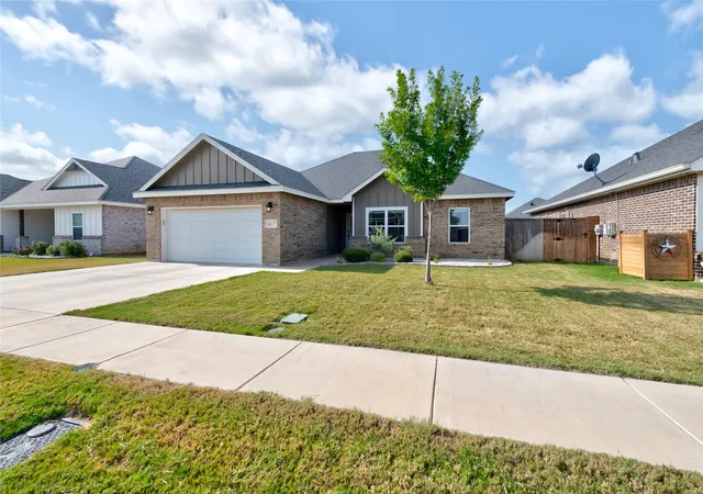 Photo 3 of Sale Pending at 343 Sweet Pea Path, Abilene, TX 79602 | MLS# 21349293 | Listing updated on 2026-08-30