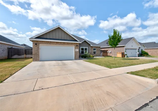 Photo 4 of Sale Pending at 343 Sweet Pea Path, Abilene, TX 79602 | MLS# 21349293 | Listing updated on 2026-08-30