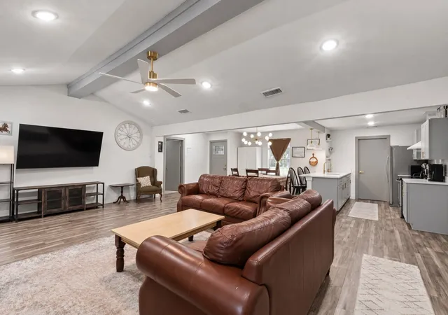 Photo 2 of Single family home for sale at 110 Pierce Dr, Mabank, TX 75156 | MLS# 21346660 | Listing updated on 2026-08-07
