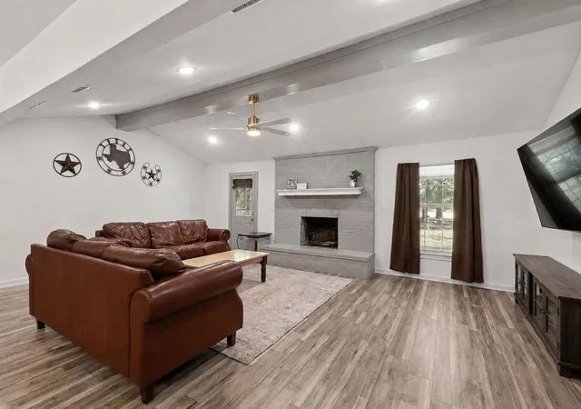 Photo 3 of Single family home for sale at 110 Pierce Dr, Mabank, TX 75156 | MLS# 21346660 | Listing updated on 2026-08-07