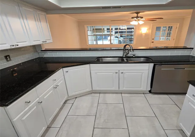Photo 4 of Townhouse for sale at 107 Malibu Dr, Shreveport, LA 71115 | MLS# 21352198 | Listing updated on 2026-08-07
