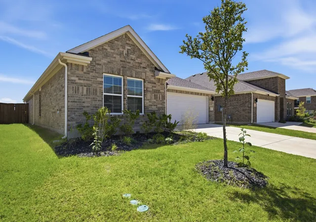 Photo 1 of Single family home for sale at 643 Scarlett St, Forney, TX 75126 | MLS# 21339604 | Listing updated on 2026-09-05