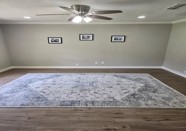 Photo 3 of Single family home for sale at 8075 N Lakeshore Dr, Shreveport, LA 71107 | MLS# 21351417 | Listing updated on 2026-08-12