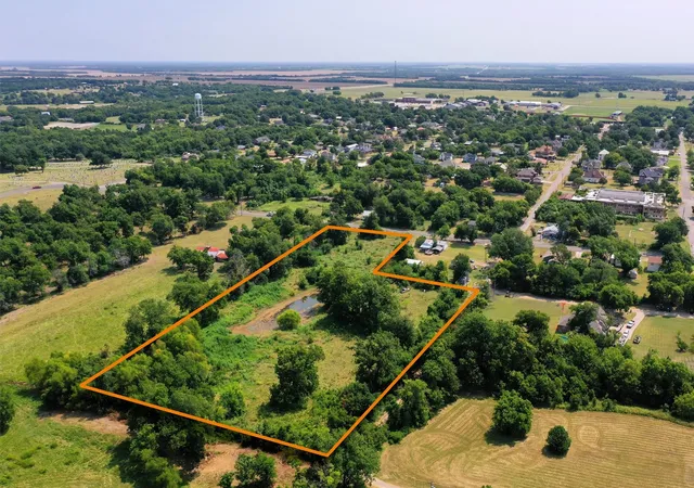 Photo 2 of Land for sale at 911 5th St, Honey Grove, TX 75446 | MLS# 21351448 | Listing updated on 2026-08-25