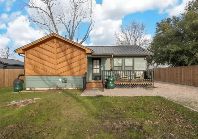 Photo 1 of Single family home for sale at 3812 Orchard Ln, Waco, TX 76705 | MLS# 21353257 | Listing updated on 2026-09-05