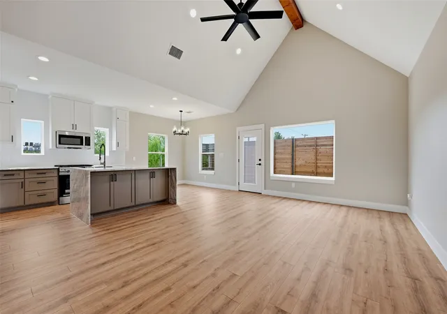 Photo 3 of Single family home for sale at 506 Southern Dr, Sherman, TX 75092 | MLS# 21352463 | Listing updated on 2026-09-30