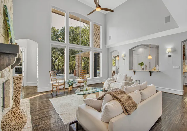 Photo 3 of Single family home for sale at 2104 Beachview Dr, Flower Mound, TX 75022 | MLS# 21342562 | Listing updated on 2026-10-01