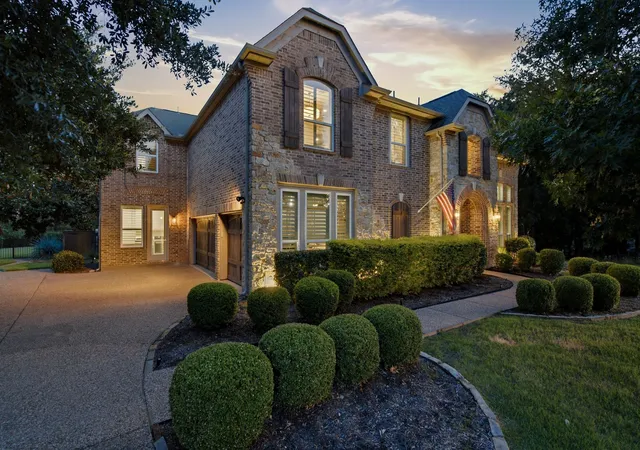 Photo 1 of Single family home for sale at 2104 Beachview Dr, Flower Mound, TX 75022 | MLS# 21342562 | Listing updated on 2026-10-01