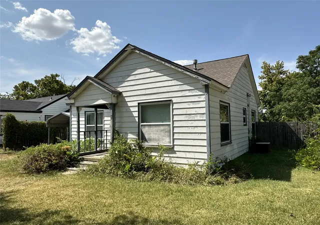 Photo 2 of Sale Pending at 405 W Avenue E, Garland, TX 75040 | MLS# 21353064 | Listing updated on 2026-08-31
