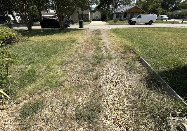 Photo 3 of Sale Pending at 405 W Avenue E, Garland, TX 75040 | MLS# 21353064 | Listing updated on 2026-08-31