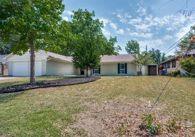 Photo 2 of Sale Pending at 2904 Steve Dr, Hurst, TX 76054 | MLS# 21345574 | Listing updated on 2026-08-24