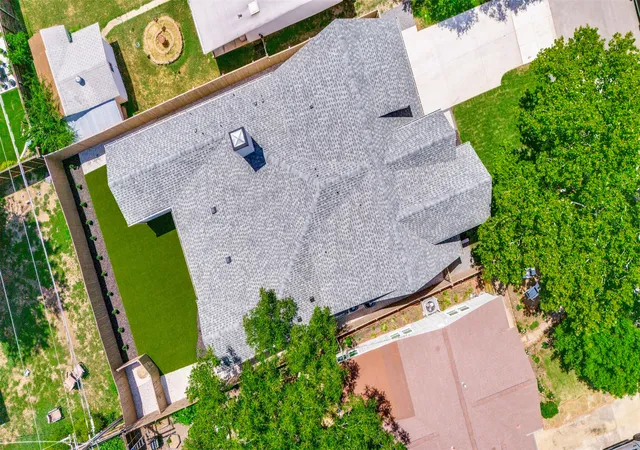 Photo 29 of Single family home for sale at 820 Edgefield Rd, Fort Worth, TX 76107 | MLS# 21352349 | Listing updated on 2026-08-21
