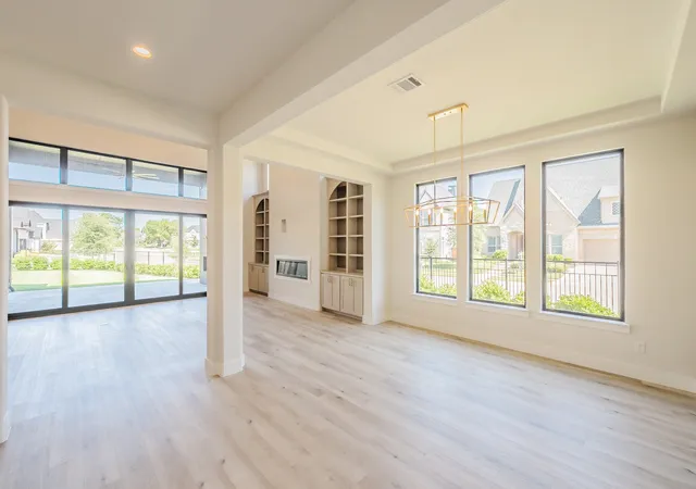 Photo 4 of Single family home for sale at 5901 Westworth Falls Wy, Fort Worth, TX 76114 | MLS# 21352956 | Listing updated on 2026-08-31