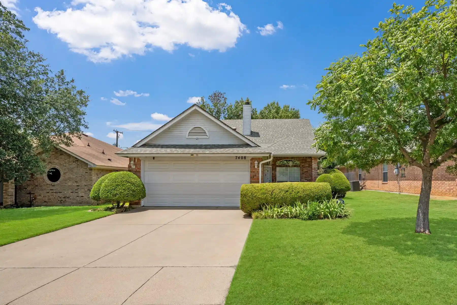 Photo 1 of Single family home for sale at 7408 Cross Ridge Cir, Fort Worth, TX 76120 | MLS# 21352207 | Listing updated on 2026-10-21
