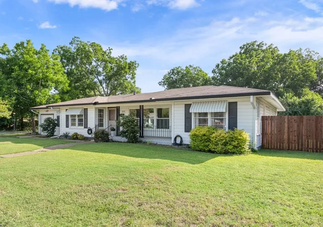 Photo 1 of Single family home for sale at 3135 N 27th Street, Waco, TX 76708 | MLS# 21336516 | Listing updated on 2026-10-05