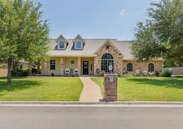 Photo 1 of Sale Pending at 1208 Kempner Park, Waco, TX 76706 | MLS# 21353098 | Listing updated on 2026-08-20