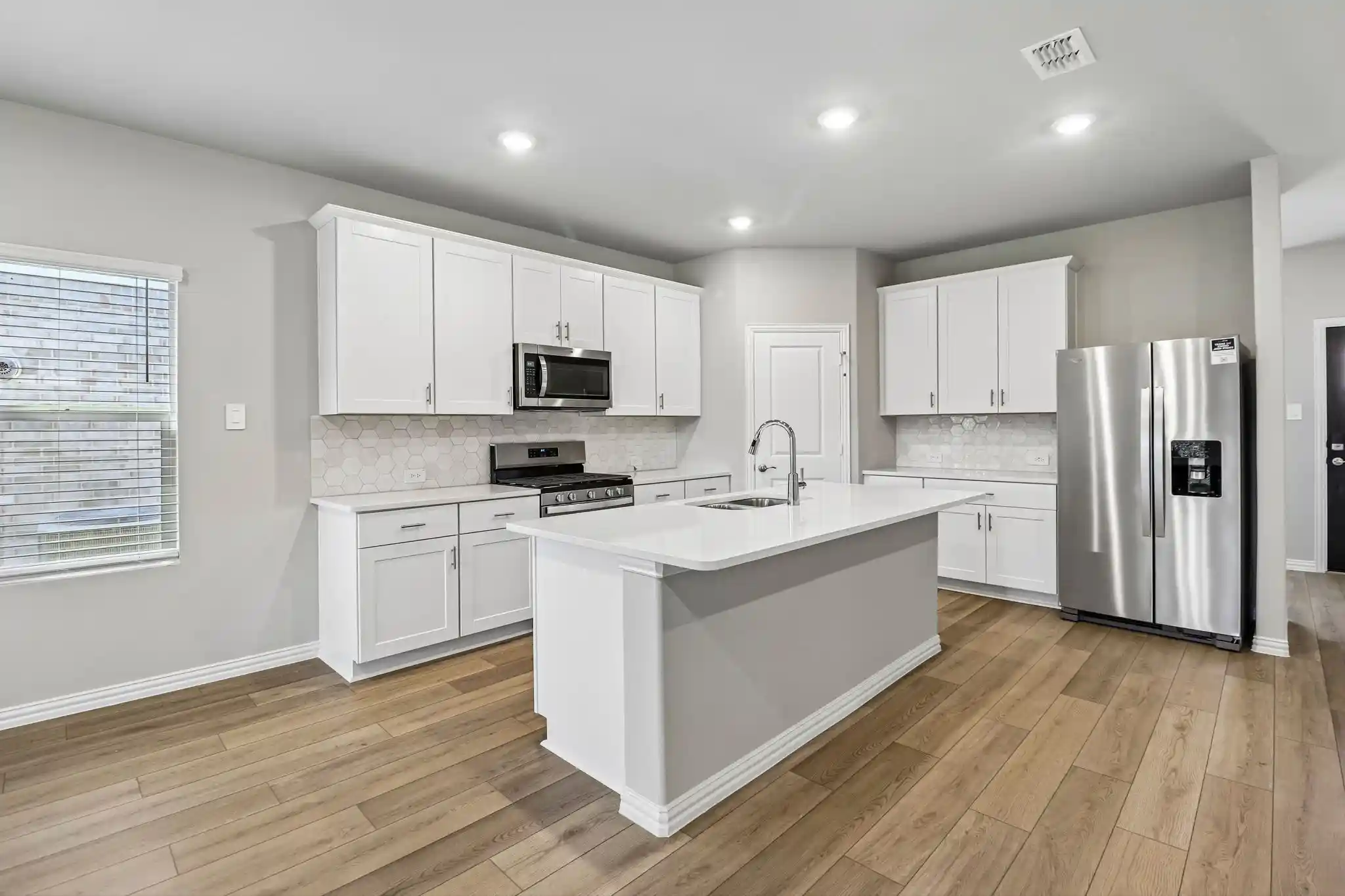 Photo 1 of Sale Pending at 2138 Meadowlands Dr, Seagoville, TX 75159 | MLS# 21353317 | Listing updated on 2026-10-16
