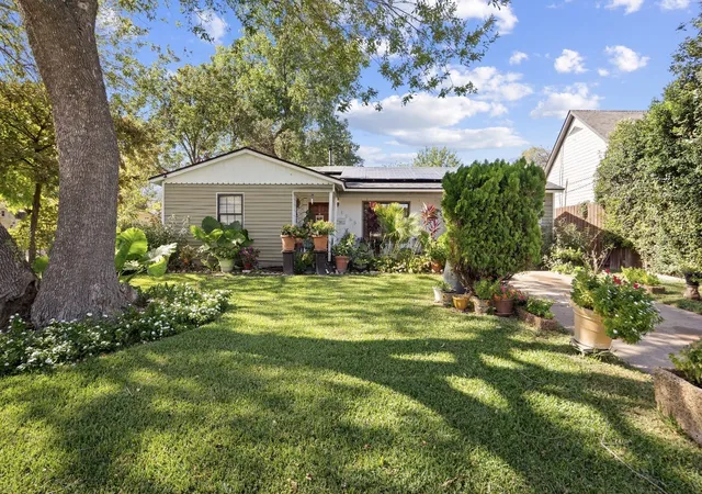 Photo 2 of Single family home for sale at 1255 Olden St, Dallas, TX 75211 | MLS# 21353480 | Listing updated on 2026-08-07