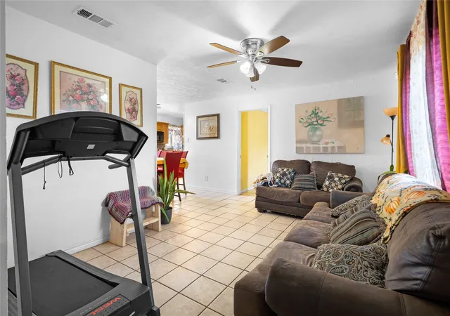 Photo 4 of Single family home for sale at 1255 Olden St, Dallas, TX 75211 | MLS# 21353480 | Listing updated on 2026-08-07
