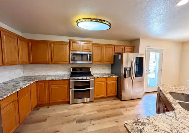 Photo 2 of Single family home for sale at 106 Forestview Rd, Hickory Creek, TX 75065 | MLS# 21353489 | Listing updated on 2026-10-09