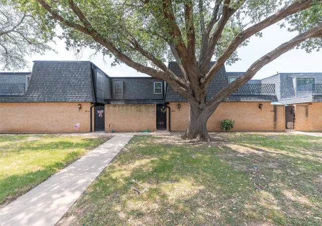 Photo 1 of Single family home for sale at 2802 Barrow St #D3, Abilene, TX 79605 | MLS# 21351286 | Listing updated on 2026-09-28