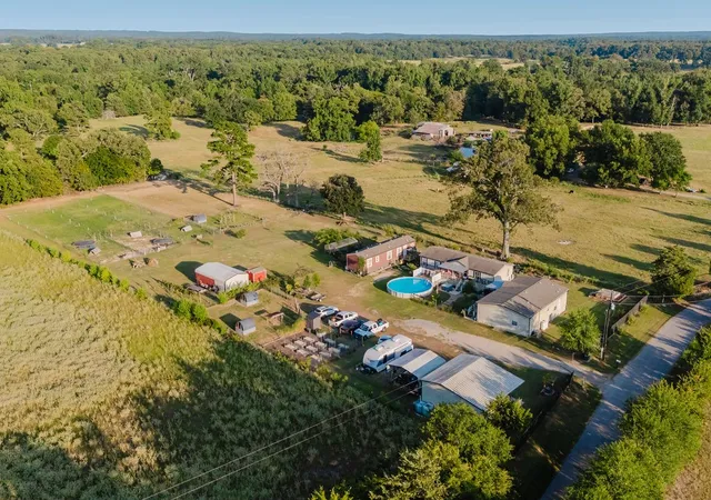 Photo 3 of Manufactured home for sale at 2140 County Road 4778, Winnsboro, TX 75494 | MLS# 21353490 | Listing updated on 2026-08-08