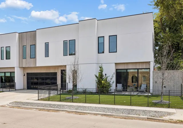 Photo 3 of Single family home for sale at 5548 Sears St, Dallas, TX 75206 | MLS# 21352038 | Listing updated on 2026-08-08
