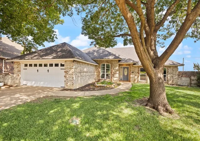 Photo 2 of Single family home for sale at 10200 Fieldcrest Dr, Benbrook, TX 76126 | MLS# 21353460 | Listing updated on 2026-08-24