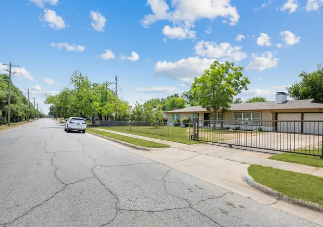 Photo 25 of Single family home for sale at 2320 N Edgewood Ter, Fort Worth, TX 76103 | MLS# 21352334 | Listing updated on 2026-08-07