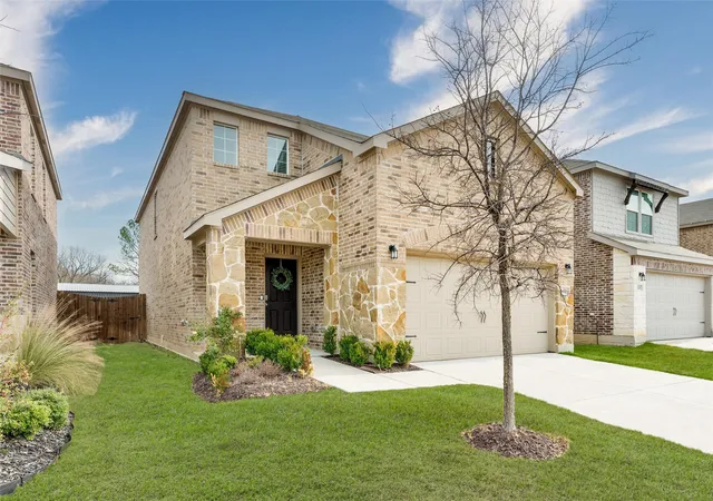 Photo 1 of Single family home for sale at 321 Glenwick Ln, Van Alstyne, TX 75495 | MLS# 21353579 | Listing updated on 2026-08-07