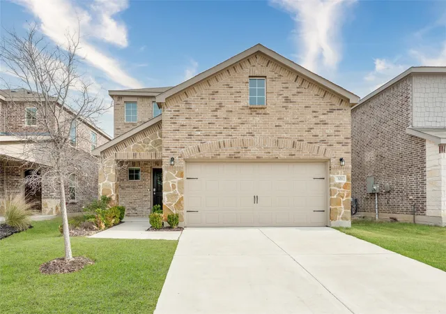 Photo 2 of Single family home for sale at 321 Glenwick Ln, Van Alstyne, TX 75495 | MLS# 21353579 | Listing updated on 2026-08-07