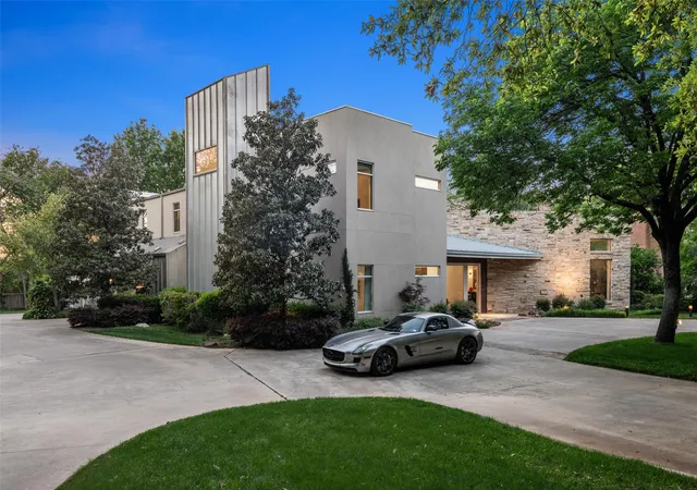 Photo 4 of Single family home for sale at 9435 Inwood Rd, Dallas, TX 75220 | MLS# 21353599 | Listing updated on 2026-08-08