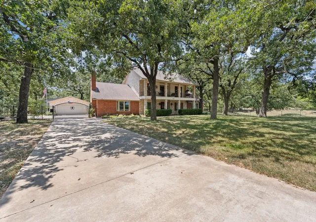 Photo 3 of Single family home for sale at 7208 E County Road 405, Alvarado, TX 76009 | MLS# 21352407 | Listing updated on 2026-08-23