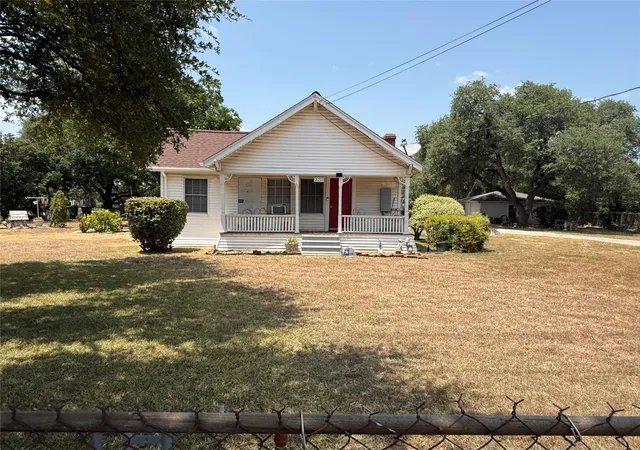 Photo 1 of Single family home for sale at 2233 Park Lake Dr, Waco, TX 76708 | MLS# 21350586 | Listing updated on 2026-08-08