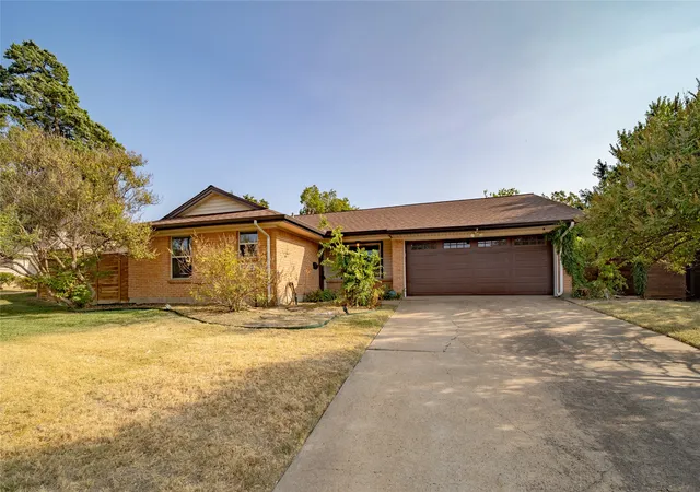 Photo 2 of Single family home for sale at 11030 Paddock Cir, Dallas, TX 75238 | MLS# 21348349 | Listing updated on 2026-08-25