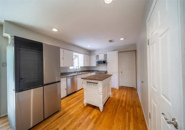 Photo 4 of Single family home for sale at 11030 Paddock Cir, Dallas, TX 75238 | MLS# 21348349 | Listing updated on 2026-09-23