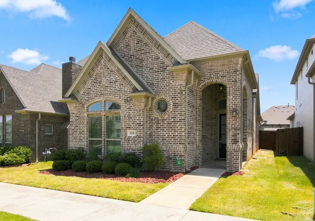Photo 1 of Single family home for sale at 2620 Trinity Trail Wy, Fort Worth, TX 76118 | MLS# 21350379 | Listing updated on 2026-08-29