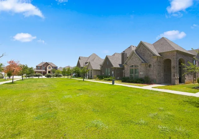 Photo 3 of Single family home for sale at 2620 Trinity Trail Wy, Fort Worth, TX 76118 | MLS# 21350379 | Listing updated on 2026-08-29
