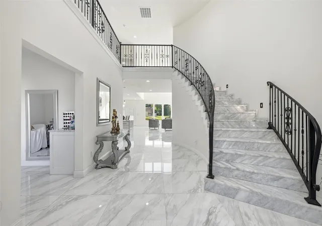 Photo 1 of Single family home for sale at 7725 Lakeview Cir, Fort Worth, TX 76179 | MLS# 21353162 | Listing updated on 2026-08-08