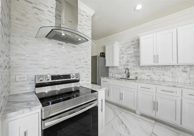 Photo 2 of Single family home for sale at 7725 Lakeview Cir, Fort Worth, TX 76179 | MLS# 21353162 | Listing updated on 2026-08-08