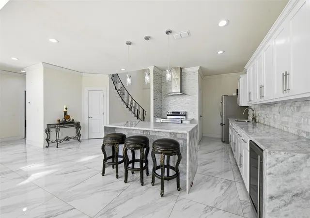 Photo 3 of Single family home for sale at 7725 Lakeview Cir, Fort Worth, TX 76179 | MLS# 21353162 | Listing updated on 2026-09-23