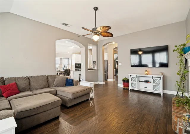 Photo 3 of Single family home for sale at 133 Bob White Ct, Rockwall, TX 75087 | MLS# 21352032 | Listing updated on 2026-09-27