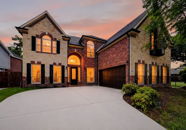 Photo 2 of Single family home for sale at 8306 Sawgrass Ln, Rowlett, TX 75089 | MLS# 21353704 | Listing updated on 2026-08-20