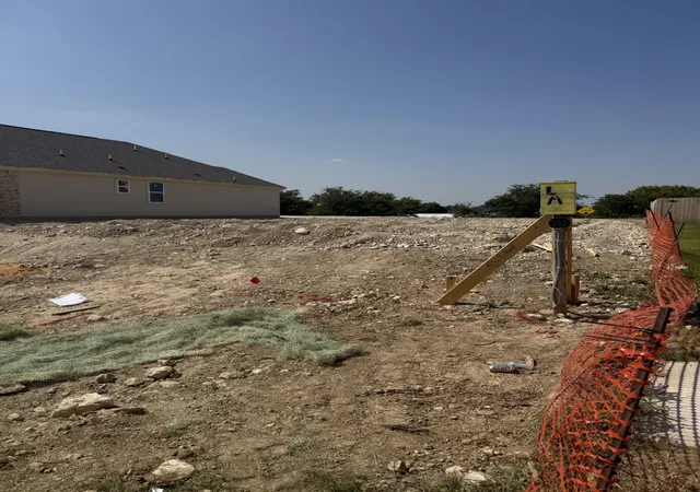 Photo 3 of Single family home for sale at 1132 Runway Rd, Fort Worth, TX 76131 | MLS# 21353700 | Listing updated on 2026-08-25